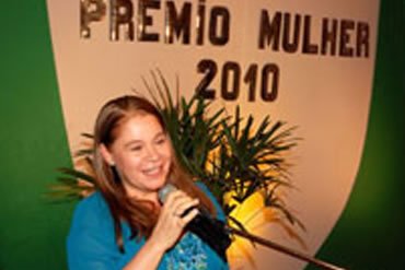 Leia mais sobre o artigo Dra. Marise Corrêa recebe Prêmio Mulher 2010